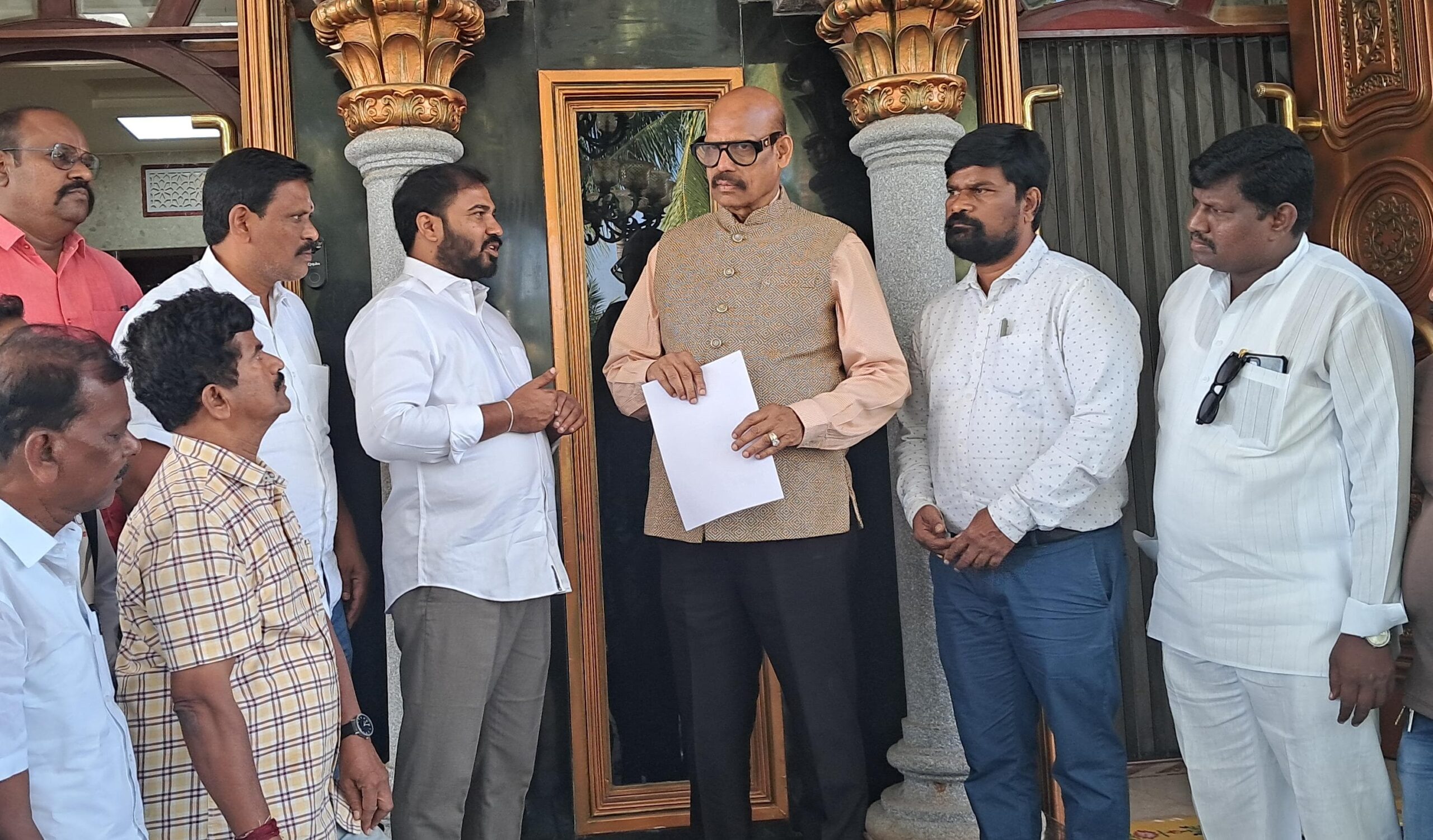 క్రీడల అభివృద్ధికి సహకరించాలి క్రీడల అభివృద్ధికి సహకరించాలి