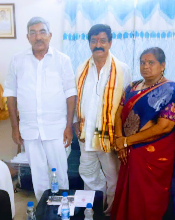 ఉమ్మడి కృష్ణ గుంటూరు జిల్లాల పట్టభద్రుల గాడ్జెయేట్, ఎమ్మెల్సీ అభ్యర్థిగా టిడిపి సీనియర్ నాయకుడు ఉమ్మడి కృష్ణ గుంటూరు జిల్లాల పట్టభద్రుల గాడ్జెయేట్, ఎమ్మెల్సీ అభ్యర్థిగా టిడిపి సీనియర్ నాయకుడు