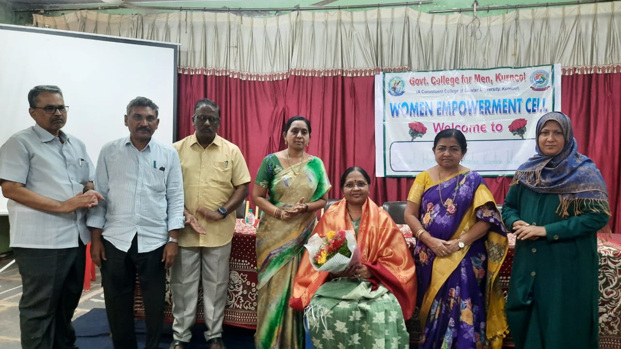 మహిళా చట్టాల పైన అవగాహన అవసరం మహిళా చట్టాల పైన అవగాహన అవసరం