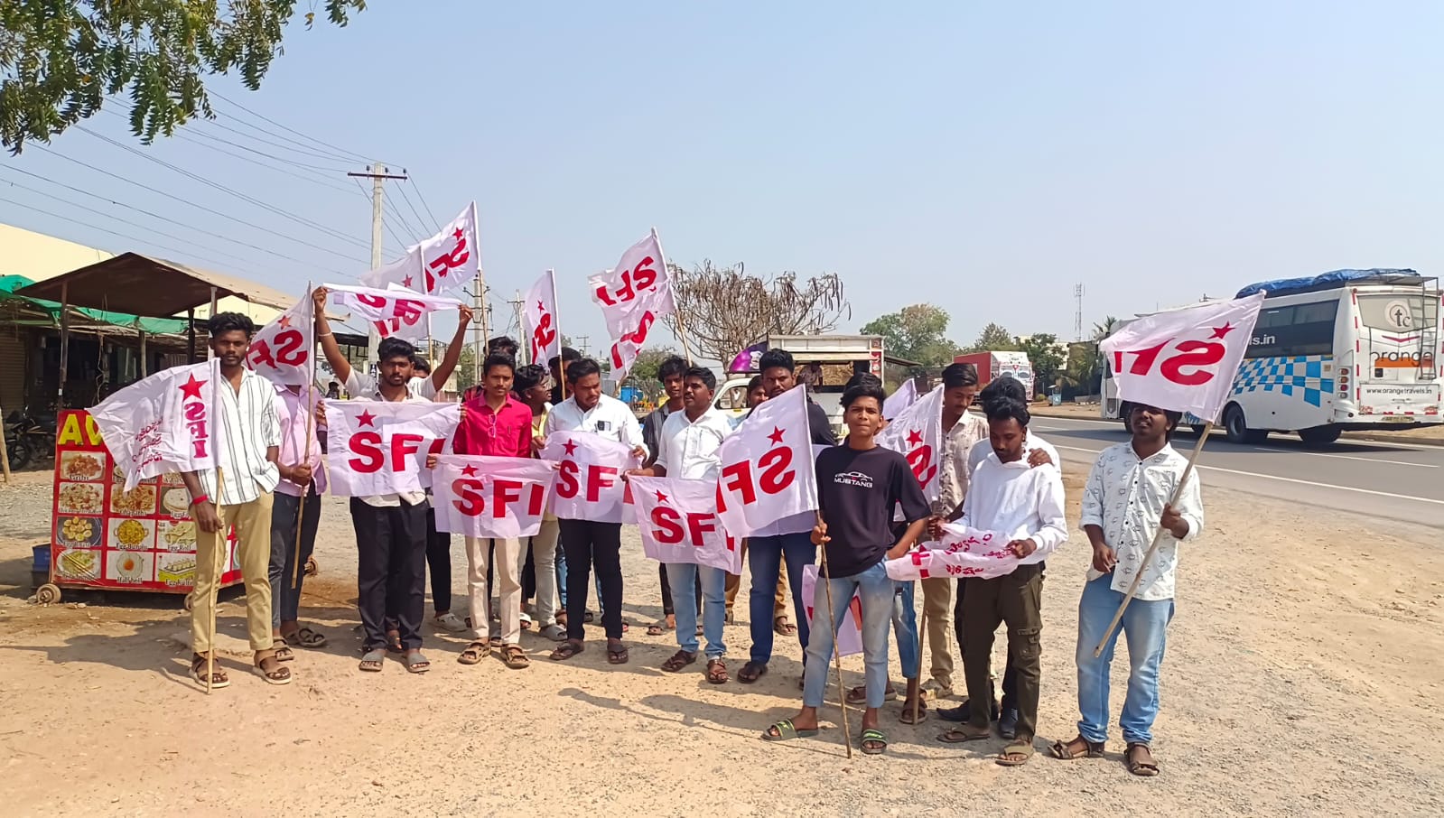 ప్రభుత్వ నిబంధనలను ఉల్లంఘించిన కెవి సుబ్బారెడ్డి కళాశాల గుర్తింపు రద్దు చేయాలి ప్రభుత్వ నిబంధనలను ఉల్లంఘించిన కెవి సుబ్బారెడ్డి కళాశాల గుర్తింపు రద్దు చేయాలి