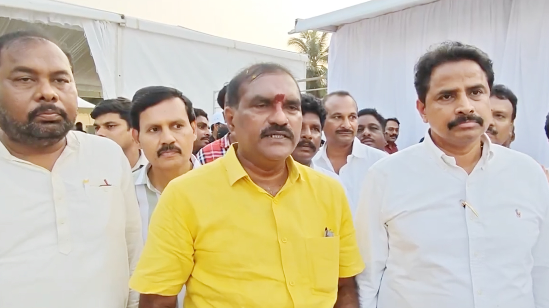 సీఎం పర్యటన ఏర్పాట్లను పరిశీలించిన మంత్రి సీఎం పర్యటన ఏర్పాట్లను పరిశీలించిన మంత్రి