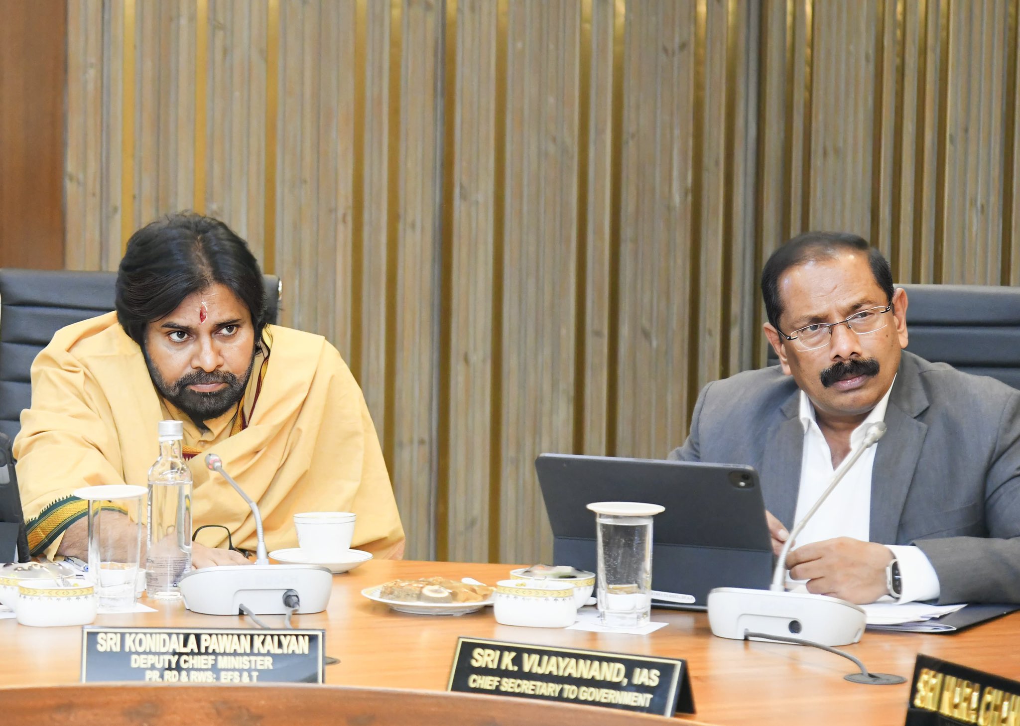 ఏపీలో 250 కోట్ల అవినీతి : ఉప ముఖ్యమంత్రి పవన్ కళ్యాణ్ ఏపీలో 250 కోట్ల అవినీతి : ఉప ముఖ్యమంత్రి పవన్ కళ్యాణ్