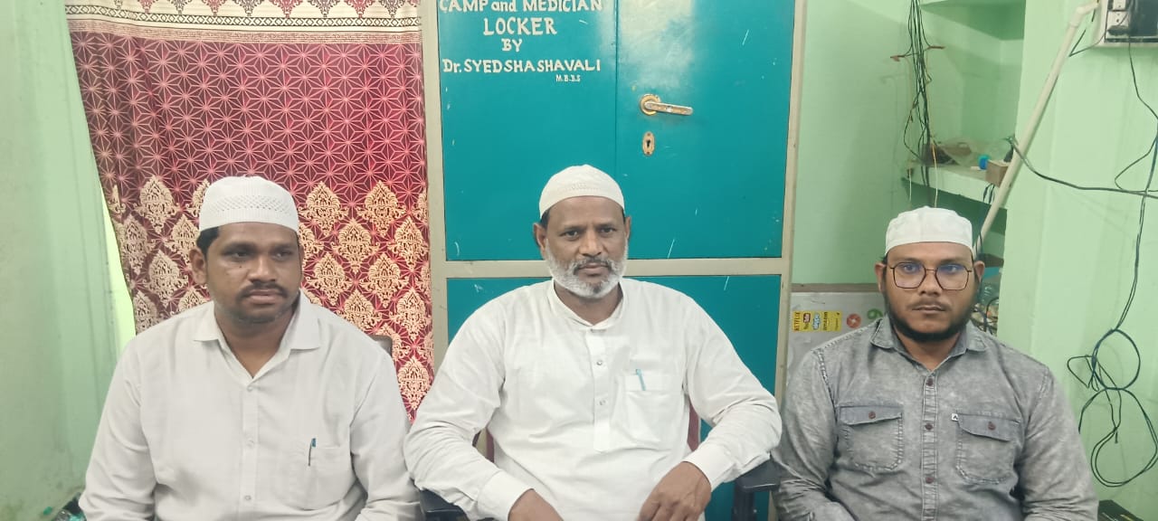 రాజకీయ ఒత్తిళ్లకు తలొగ్గకుండా ఎల్లార్తి దర్గా అభివృద్ధి చేస్తాం రాజకీయ ఒత్తిళ్లకు తలొగ్గకుండా ఎల్లార్తి దర్గా అభివృద్ధి చేస్తాం