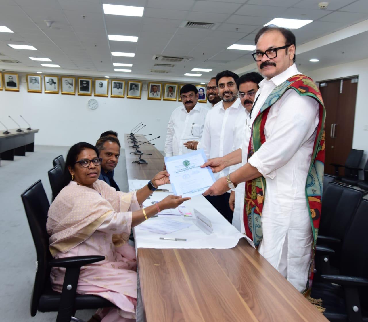 ఎమ్మెల్యే కోటా ఎమ్మెల్సీ అభ్యర్థిగా కొణిదల నాగబాబు నామినేషన్ ఎమ్మెల్యే కోటా ఎమ్మెల్సీ అభ్యర్థిగా కొణిదల నాగబాబు నామినేషన్