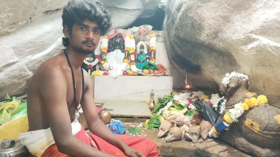 శ్రీ మాళ మల్లేశ్వర స్వామికి పూజలు శ్రీ మాళ మల్లేశ్వర స్వామికి పూజలు