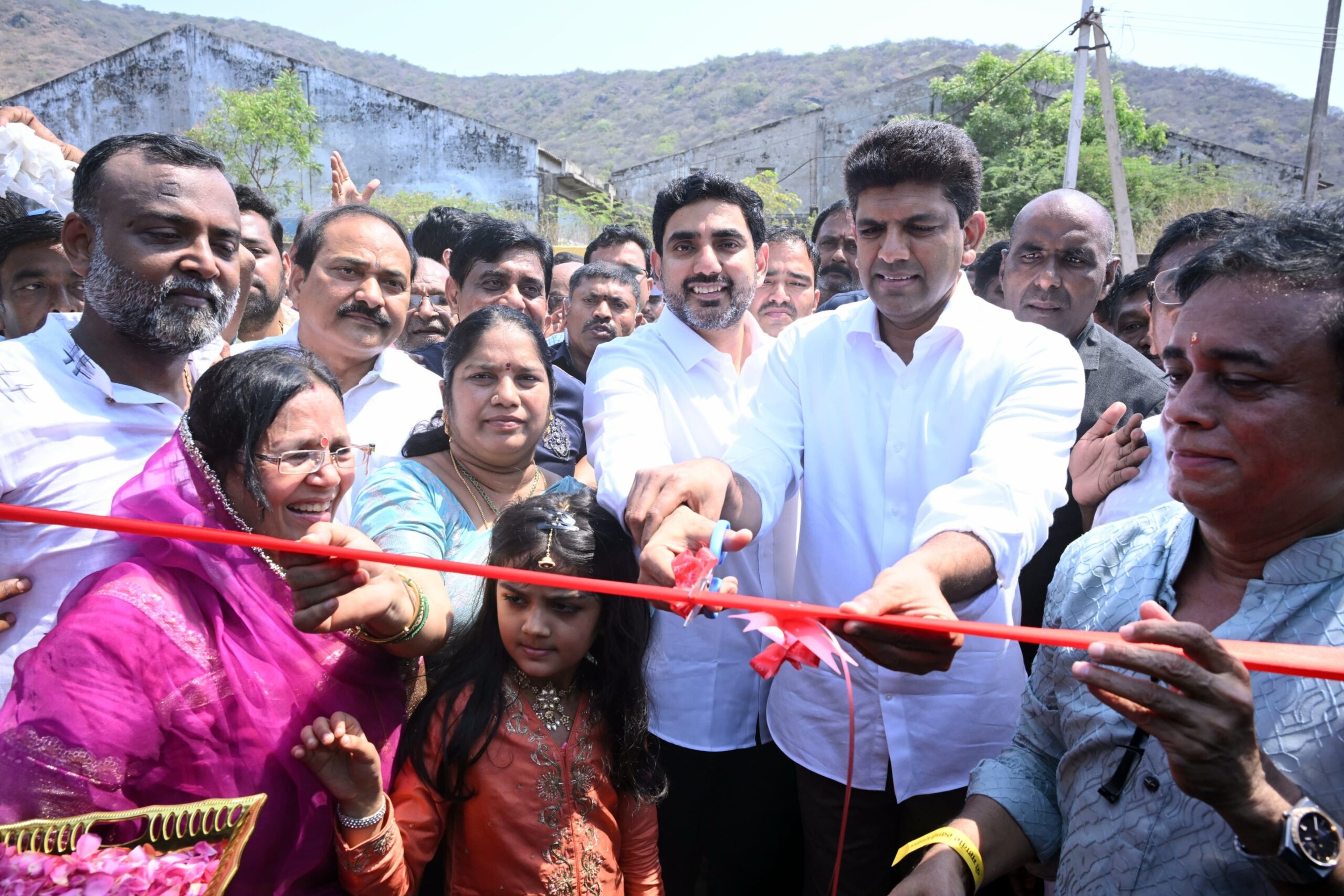 గోశాలను ప్రారంభించిన మంత్రులు గోశాలను ప్రారంభించిన మంత్రులు