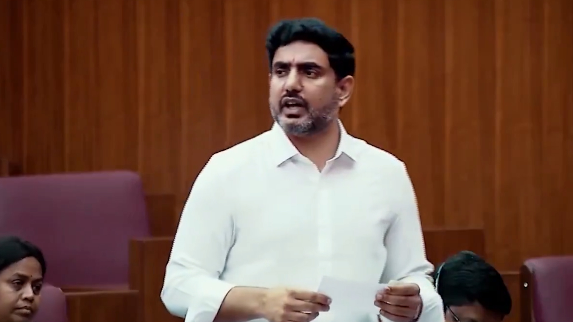 యాప్ ల భారాన్ని తగ్గిస్తాం : మంత్రి నారాలోకేష్ యాప్ ల భారాన్ని తగ్గిస్తాం : మంత్రి నారాలోకేష్