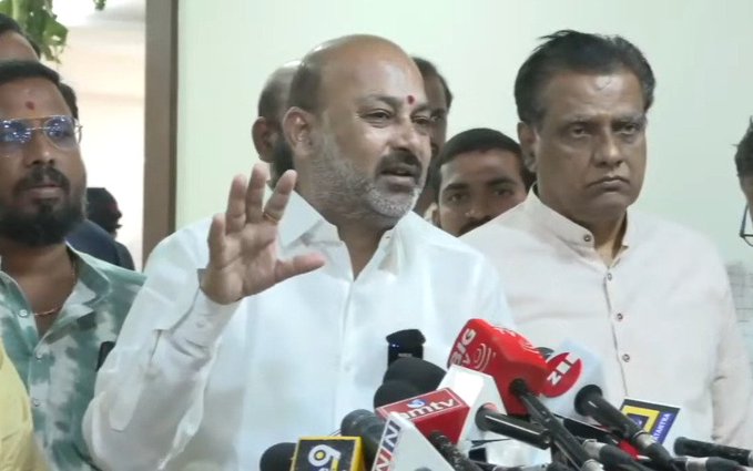 విద్యార్థులను అరెస్ట్ బాధాకరం : కేంద్ర సహాయ మంత్రి విద్యార్థులను అరెస్ట్ బాధాకరం : కేంద్ర సహాయ మంత్రి