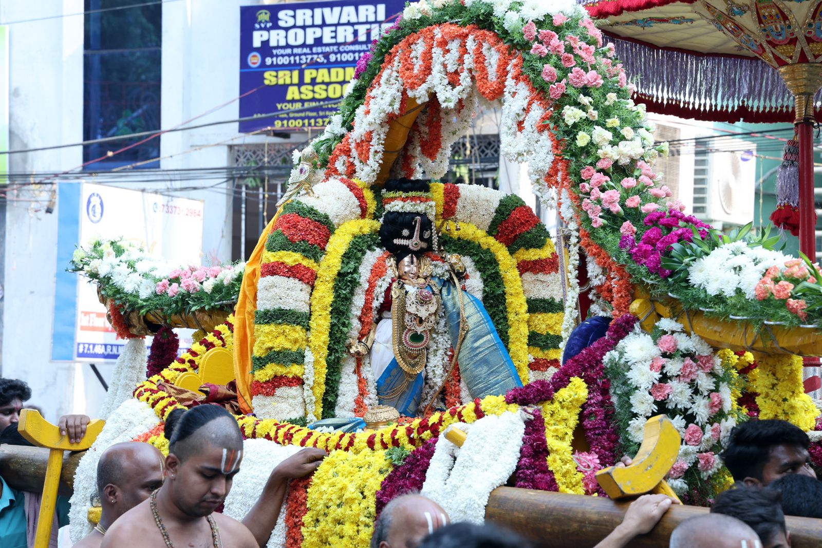 మోహినీ అవతారంలో కోదండరాముడు మోహినీ అవతారంలో కోదండరాముడు