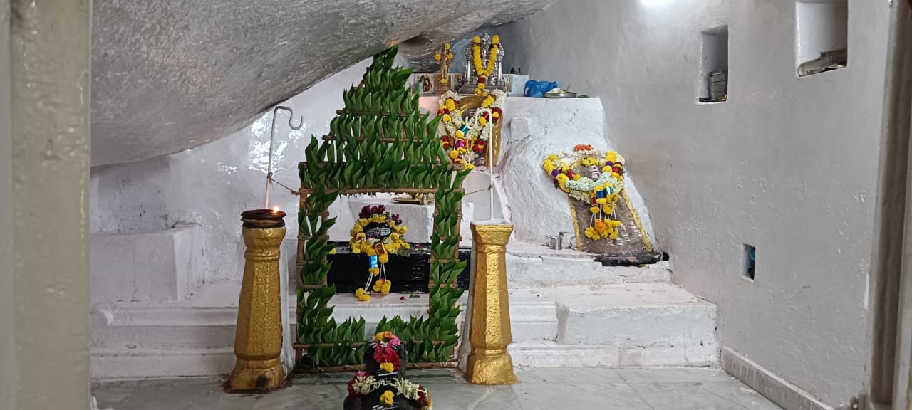 భక్తిశ్రద్ధలతో అమావాస్య పూజలు
