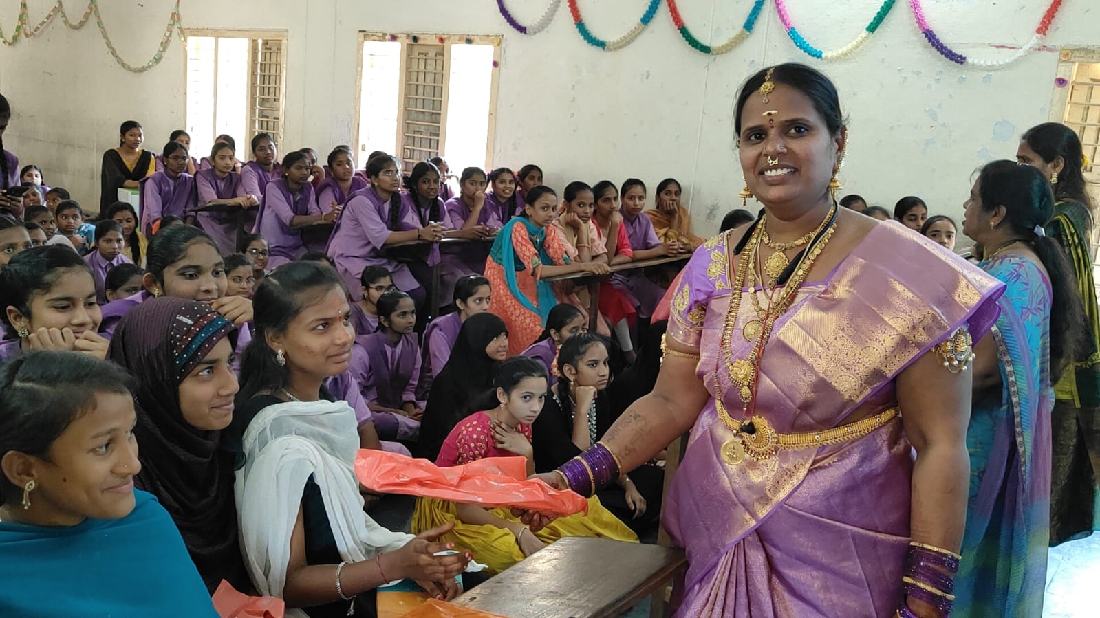 పదోవ తరగతి విద్యార్థులకు ముందుగా శుభాకాంక్షలు తెలిపిన మహిళా విభాగ అధ్యక్షురాలు పదోవ తరగతి విద్యార్థులకు ముందుగా శుభాకాంక్షలు తెలిపిన మహిళా విభాగ అధ్యక్షురాలు