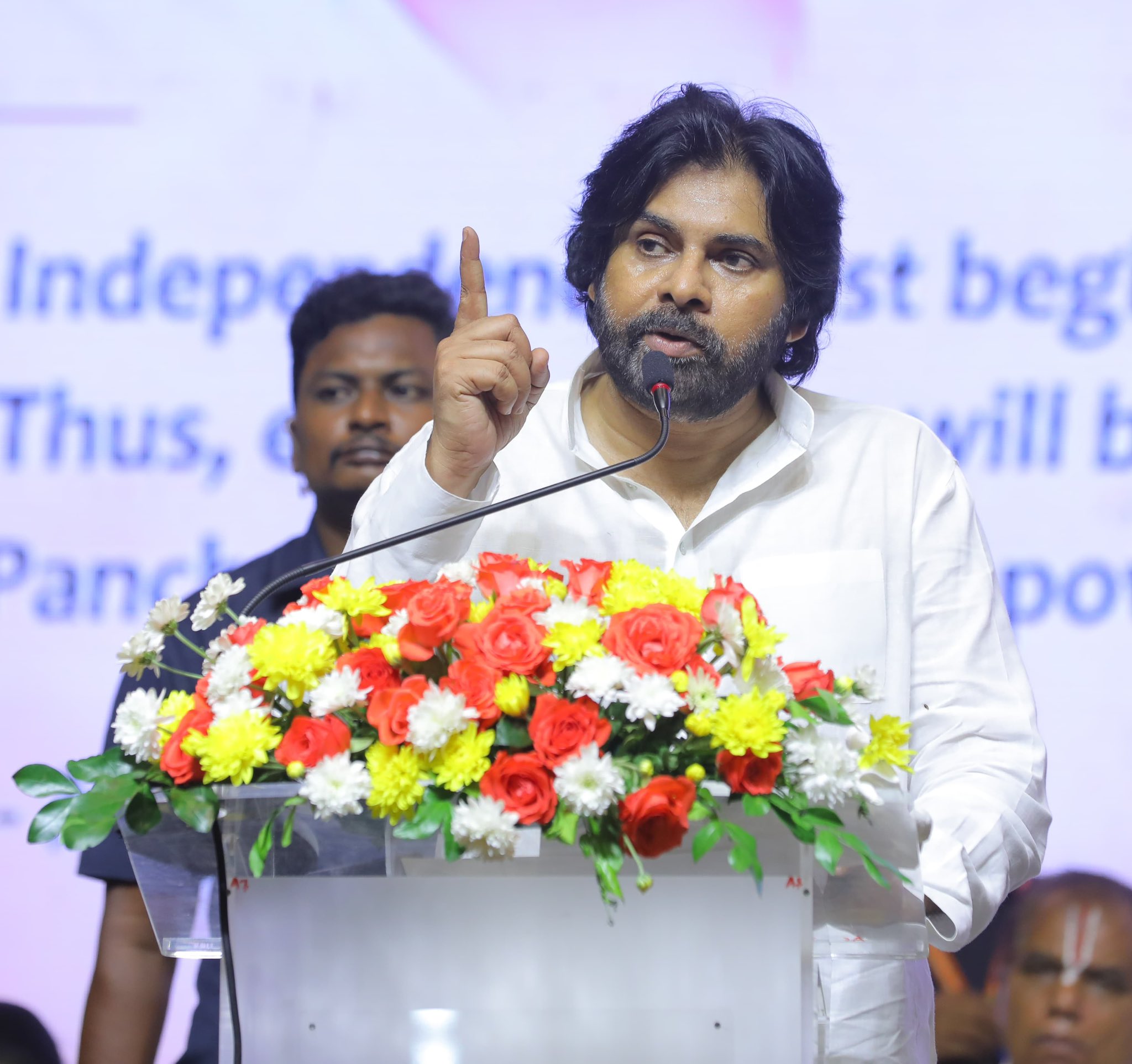 ఇచ్చిన హామీని నిలబెట్టుకున్న కూటమి ప్రభుత్వం : పవన్ కళ్యాణ్ ఇచ్చిన హామీని నిలబెట్టుకున్న కూటమి ప్రభుత్వం : పవన్ కళ్యాణ్