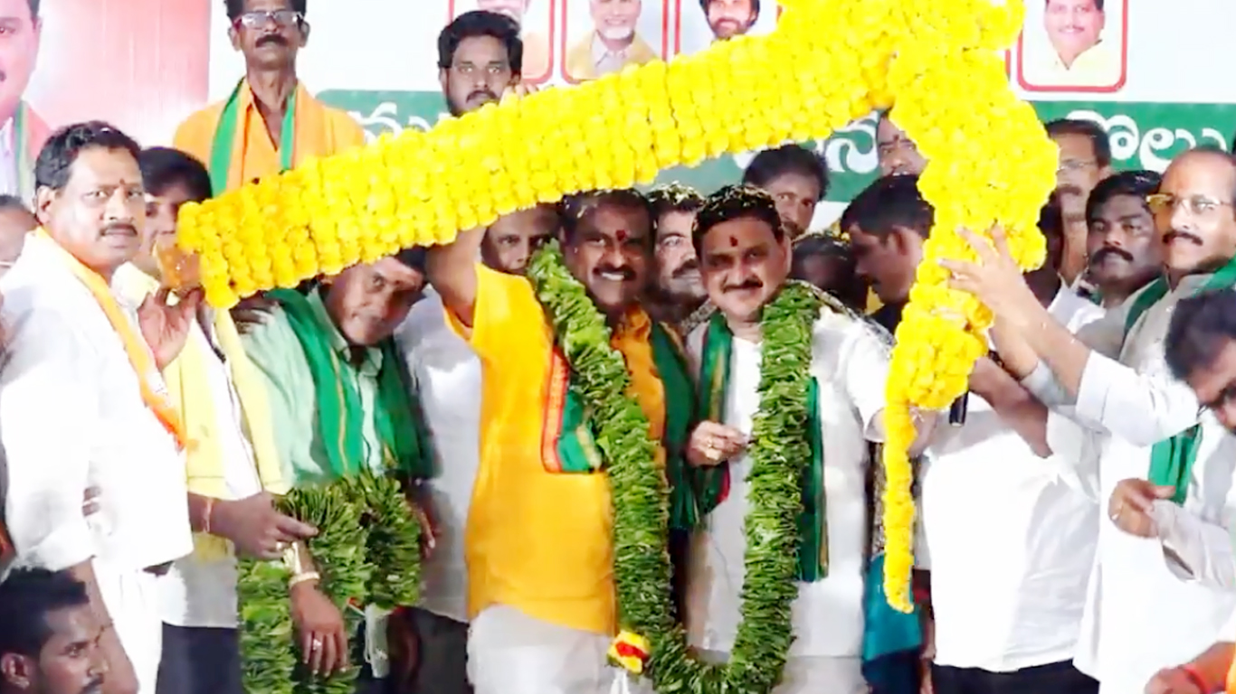 అభివృద్ధి కార్యక్రమాలకు శంకుస్థాపన చేసిన మంత్రి