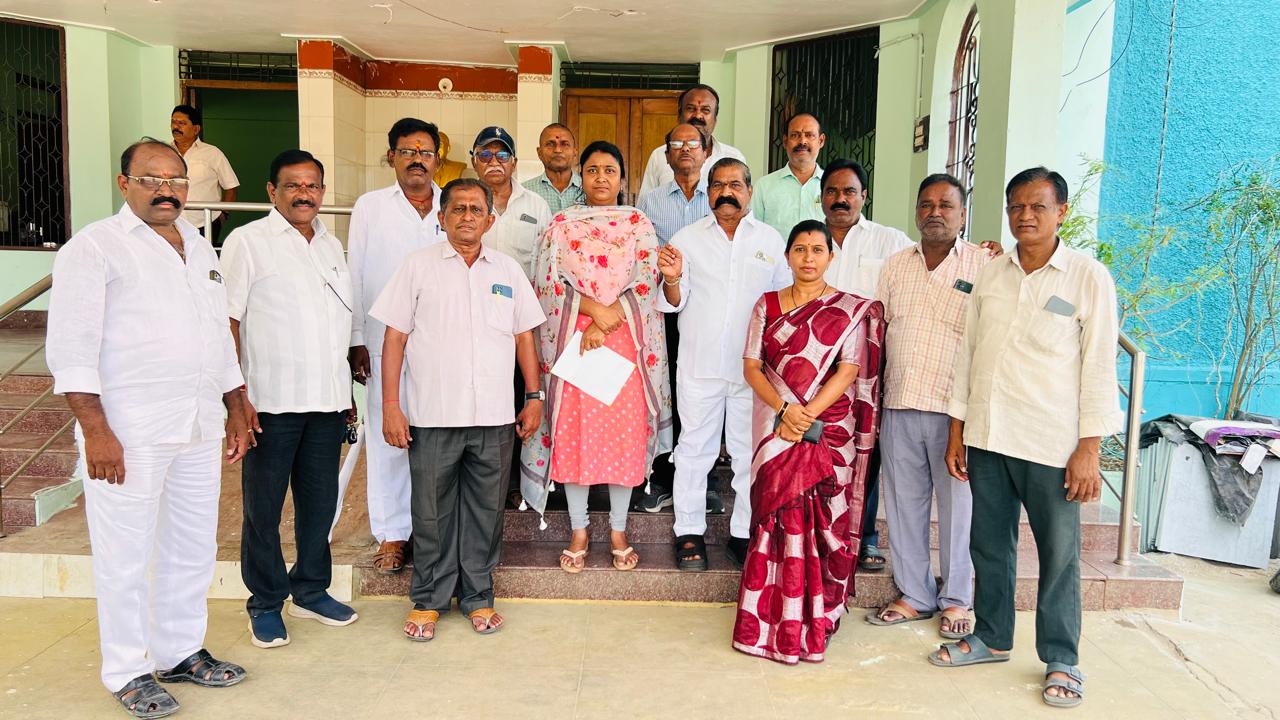 ఉమ్మడి జిల్లా ” కురువ” విద్యార్థులకు ప్రతిభా పురస్కారాల దరఖాస్తులు ఆహ్వానం ఉమ్మడి జిల్లా ” కురువ” విద్యార్థులకు ప్రతిభా పురస్కారాల దరఖాస్తులు ఆహ్వానం