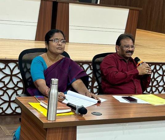 బీఎల్వోలు నిబద్దతతో పనిచేయాలి బీఎల్వోలు నిబద్దతతో పనిచేయాలి