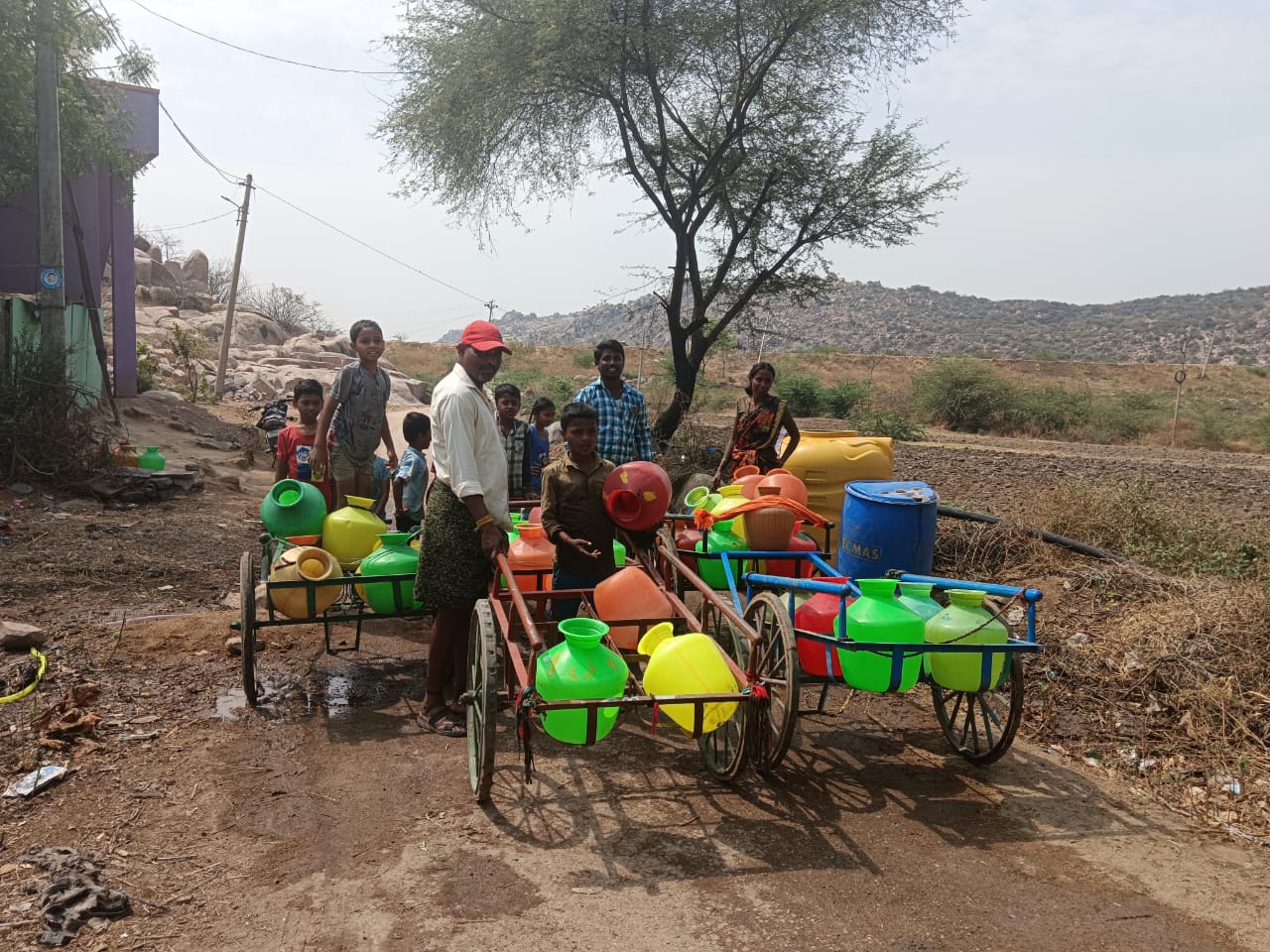 నేరణికి గ్రామంలో త్రాగునీటి కష్టాలు…! నేరణికి గ్రామంలో త్రాగునీటి కష్టాలు…!