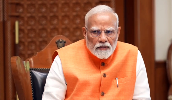 వైమానిక దళ అధిపతి, ఎయిర్ చీఫ్ మార్షల్ తో సమావేశం నిర్వహించిన ప్రధాని వైమానిక దళ అధిపతి, ఎయిర్ చీఫ్ మార్షల్ తో సమావేశం నిర్వహించిన ప్రధాని