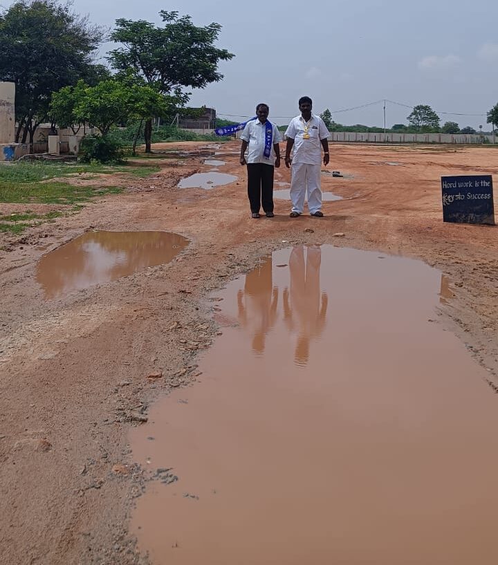 అయ్యా రోడ్డు రవాణా సౌకర్యాలు కల్పించండి : ఆర్పీఐ పార్టీ  హుసేనప్ప