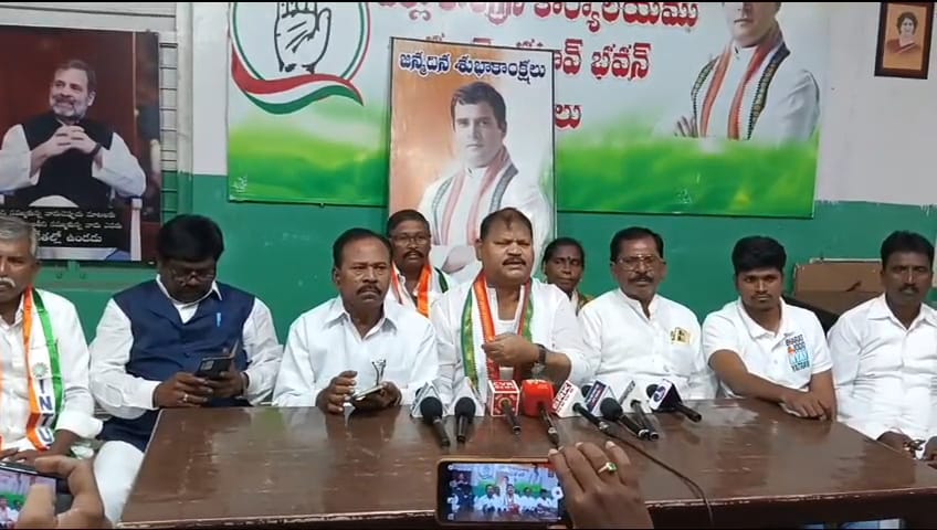 ఎస్సీ ఎస్టీ అట్రాసిటీ కేసు నమోదు చేయండి:  మాజీ ఎమ్మెల్సీ