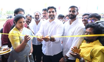వారు రాజకీయాల్లోకి రావాలి: మంత్రి నారాలోకేష్ వారు రాజకీయాల్లోకి రావాలి: మంత్రి నారాలోకేష్