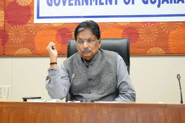 125 మృతదేహాలను బాధితులకు అప్పగించిన ప్రభుత్వం 125 మృతదేహాలను బాధితులకు అప్పగించిన ప్రభుత్వం