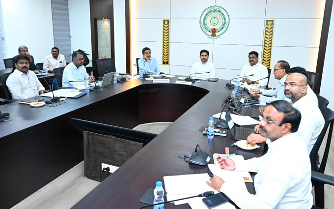 20 లక్షల ఉద్యోగాల కల్పనే ప్రధాన లక్ష్యం 20 లక్షల ఉద్యోగాల కల్పనే ప్రధాన లక్ష్యం