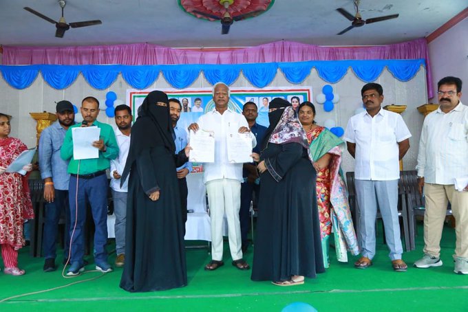 ఒక్క రేషన్ కార్డు కూడా ఇవ్వలేదు