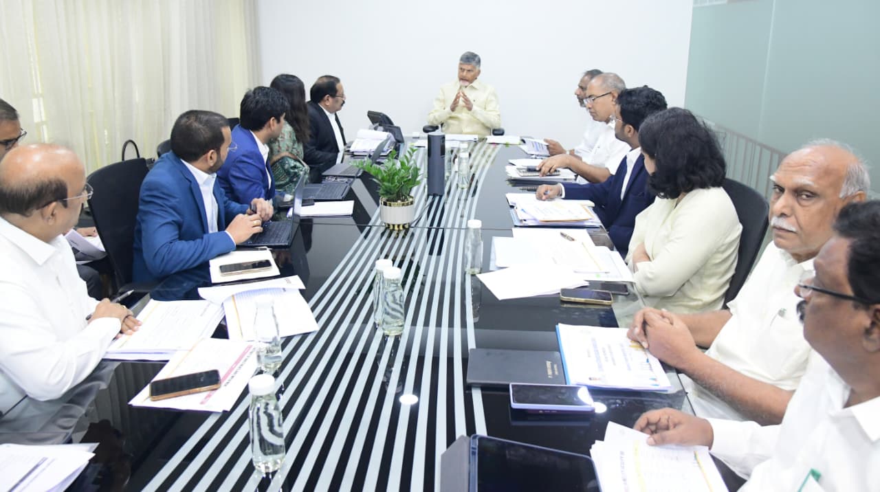 గ్రీన్ ఎనర్జీ కారిడార్ గా తీర్చిద్దిద్దేందుకు ప్రణాళికలు సిద్ధం చేయండి :సీఎం గ్రీన్ ఎనర్జీ కారిడార్ గా తీర్చిద్దిద్దేందుకు ప్రణాళికలు సిద్ధం చేయండి :సీఎం