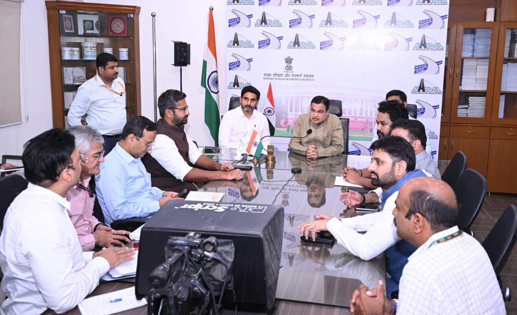 రోడ్డు రవాణా సౌకర్యలు ఏపీ కి కీలకం : నారా లోకేష్