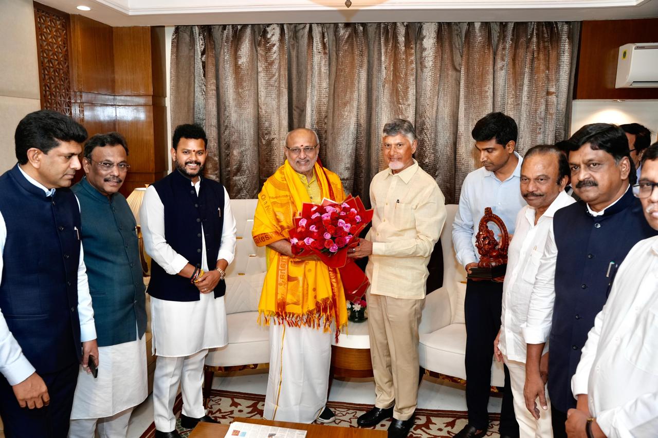 మా పార్టీ మద్దతు మీకే: సీఎం చంద్రబాబు మా పార్టీ మద్దతు మీకే: సీఎం చంద్రబాబు