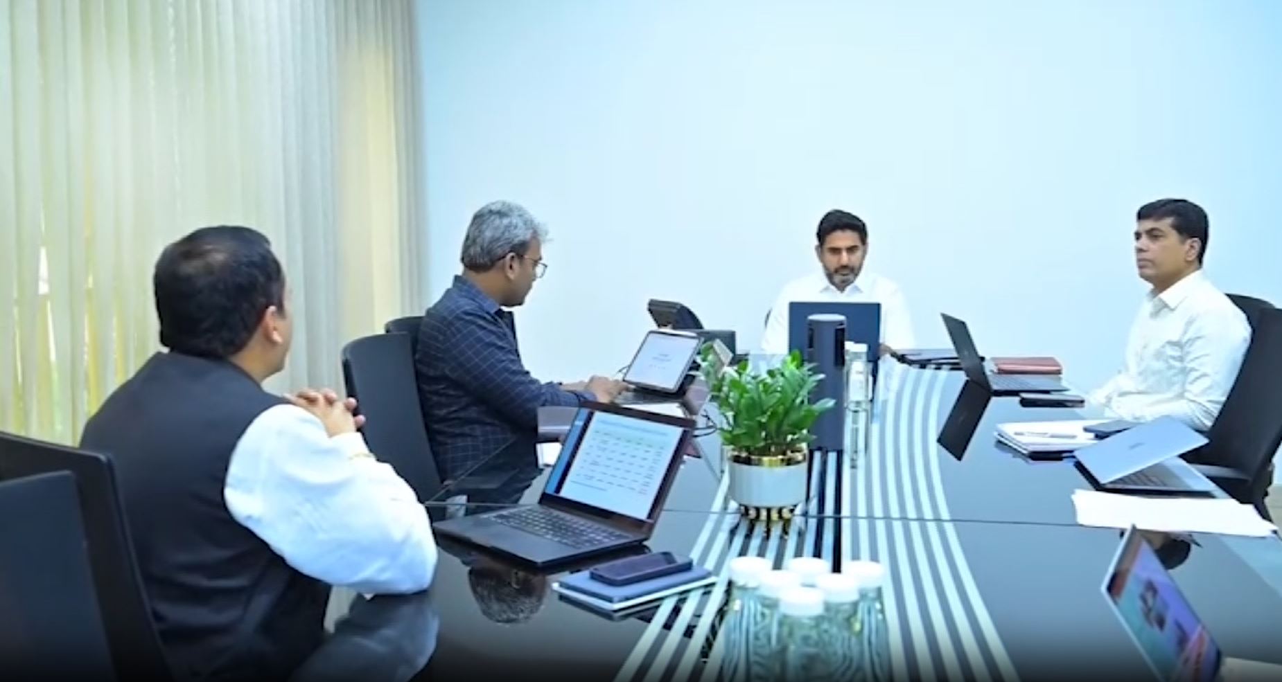 ప్రతి ఏటా డీఎస్సీ నిర్వహిస్తాం : మంత్రి నారలోకేష్ ప్రతి ఏటా డీఎస్సీ నిర్వహిస్తాం : మంత్రి నారలోకేష్