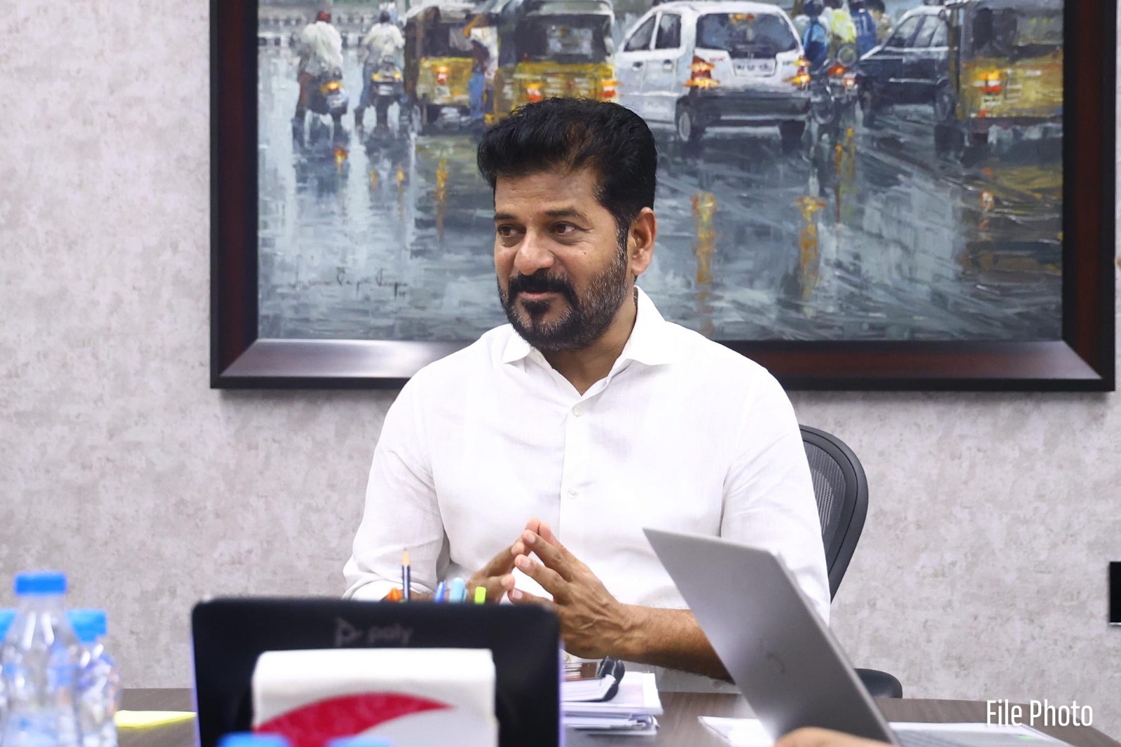 అధికారులకు కీలక సూచనలు చేసిన సీఎం అధికారులకు కీలక సూచనలు చేసిన సీఎం