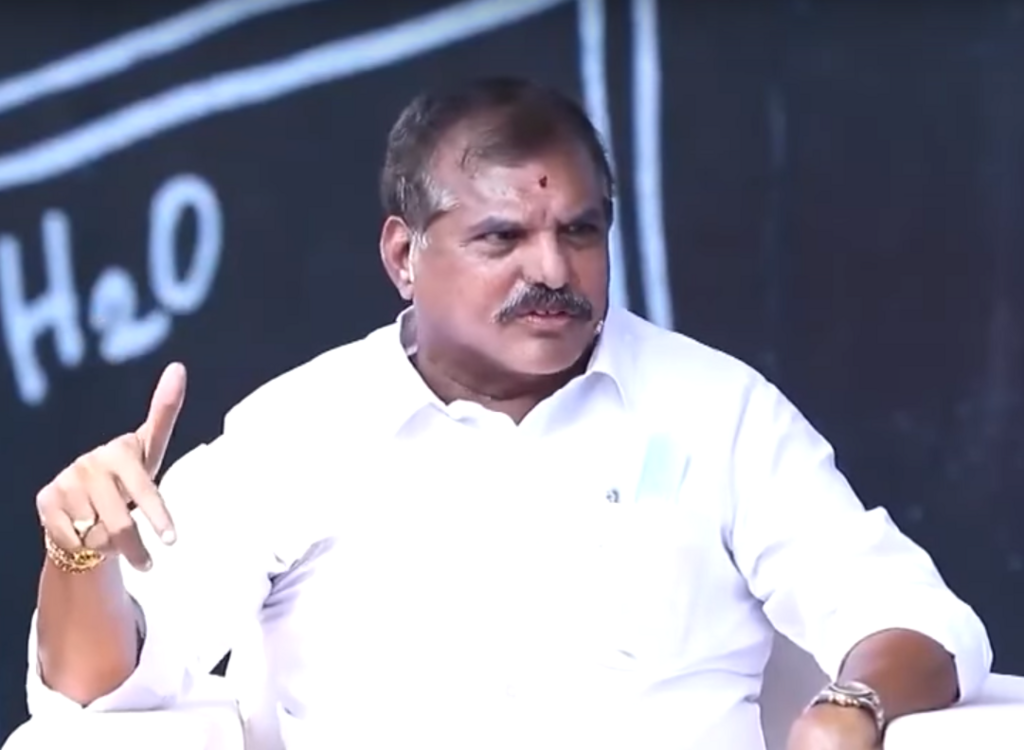 మంత్రులు, ఎమ్మెల్యేలపైనా అవినీతి ఆరోపణలు: బొత్స సత్యనారాయణ మంత్రులు, ఎమ్మెల్యేలపైనా అవినీతి ఆరోపణలు: బొత్స సత్యనారాయణ