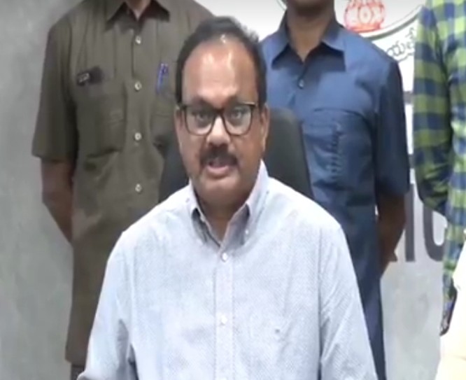 ఎన్నికల ఏర్పాట్లు పూర్తి: కలెక్టర్ ఎన్నికల ఏర్పాట్లు పూర్తి: కలెక్టర్