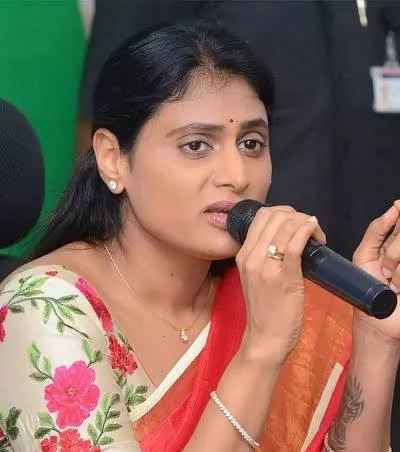 6.34 లక్షల మెట్రిక్ టన్నుల యూరియా ఎక్కడ..? :వైఎస్ షర్మిల 6.34 లక్షల మెట్రిక్ టన్నుల యూరియా ఎక్కడ..? :వైఎస్ షర్మిల