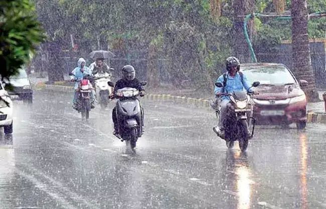 ఏపీ లో మోస్తరు నుంచి భారీ వర్షాలు…!