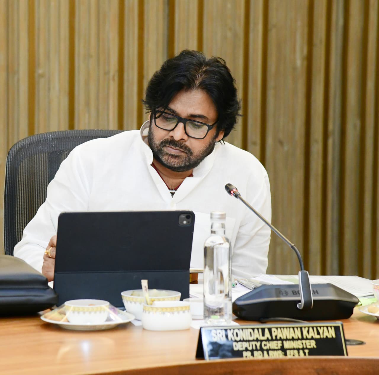 వారి ధైర్య సాహసాలను స్మరించడం మనందరి బాధ్యత: ఉప ముఖ్యమంత్రి వారి ధైర్య సాహసాలను స్మరించడం మనందరి బాధ్యత: ఉప ముఖ్యమంత్రి
