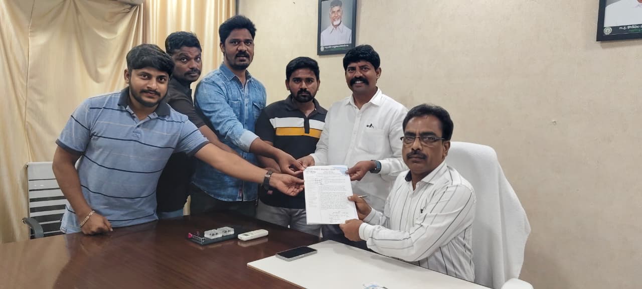 కర్నూలులో హాకీ టర్ఫ్ కోర్ట్ ను ఏర్పాటు చేయాలి
