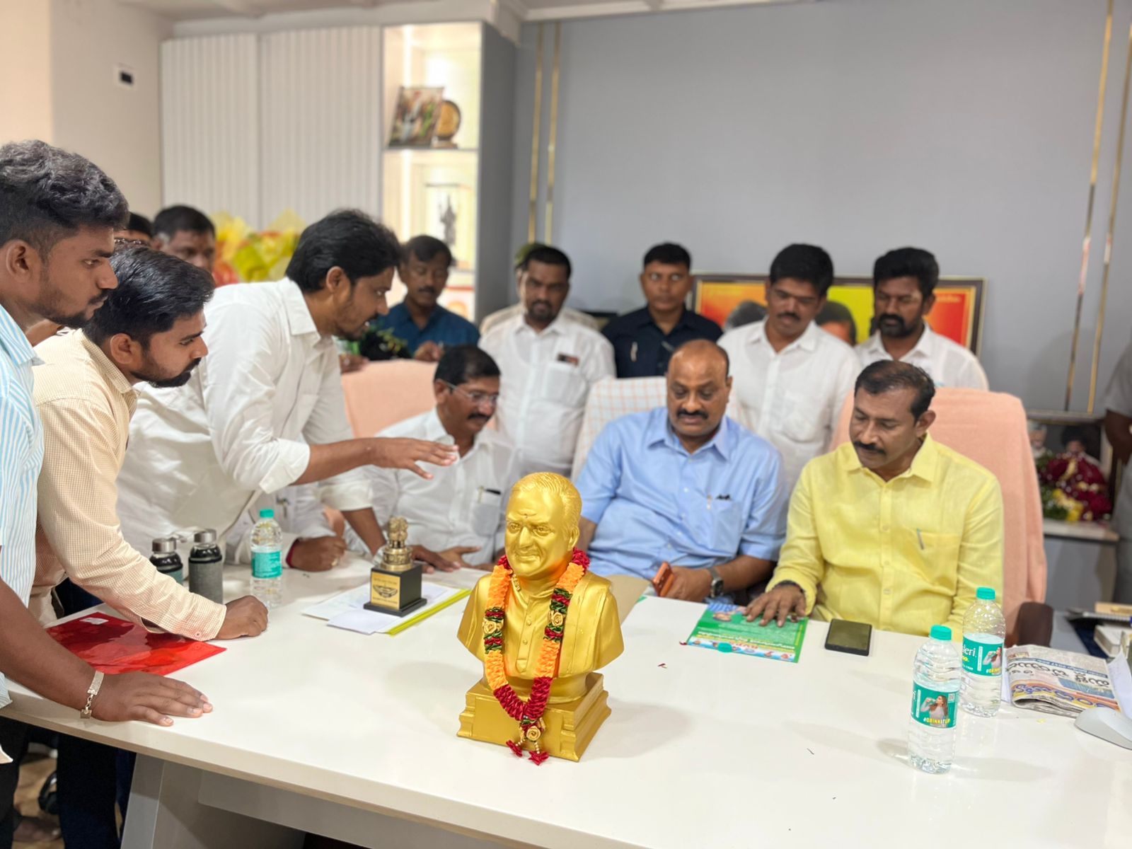 రాయలసీమకు ప్రత్యేక ప్యాకేజీ కేటాయించాలి: రాయలసీమ విద్యార్థి పోరాట సమితి రాయలసీమకు ప్రత్యేక ప్యాకేజీ కేటాయించాలి: రాయలసీమ విద్యార్థి పోరాట సమితి