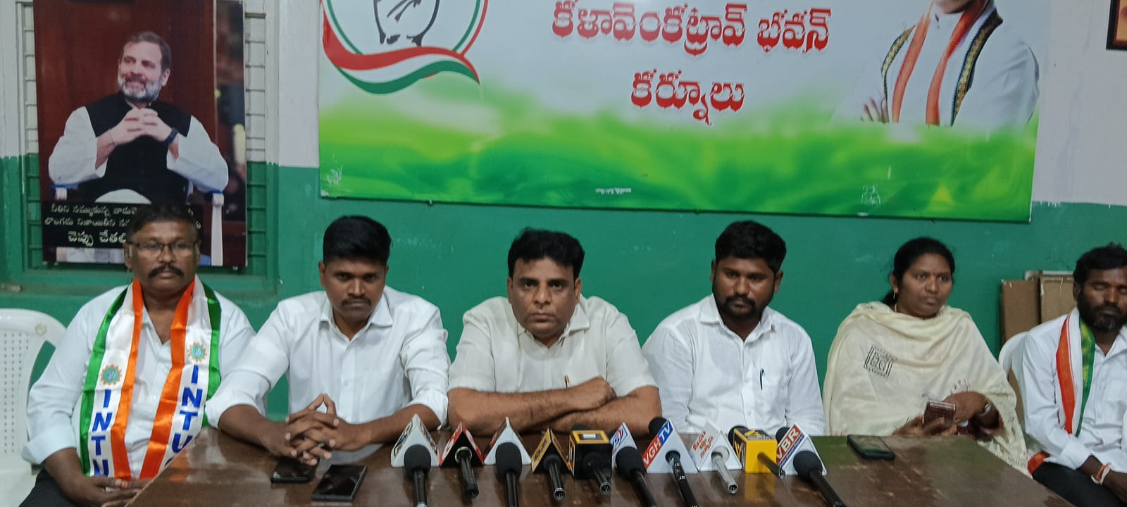 రాష్ట్రానికి  ప్రత్యేక హోదా ఇవ్వాలి : కాంగ్రెస్