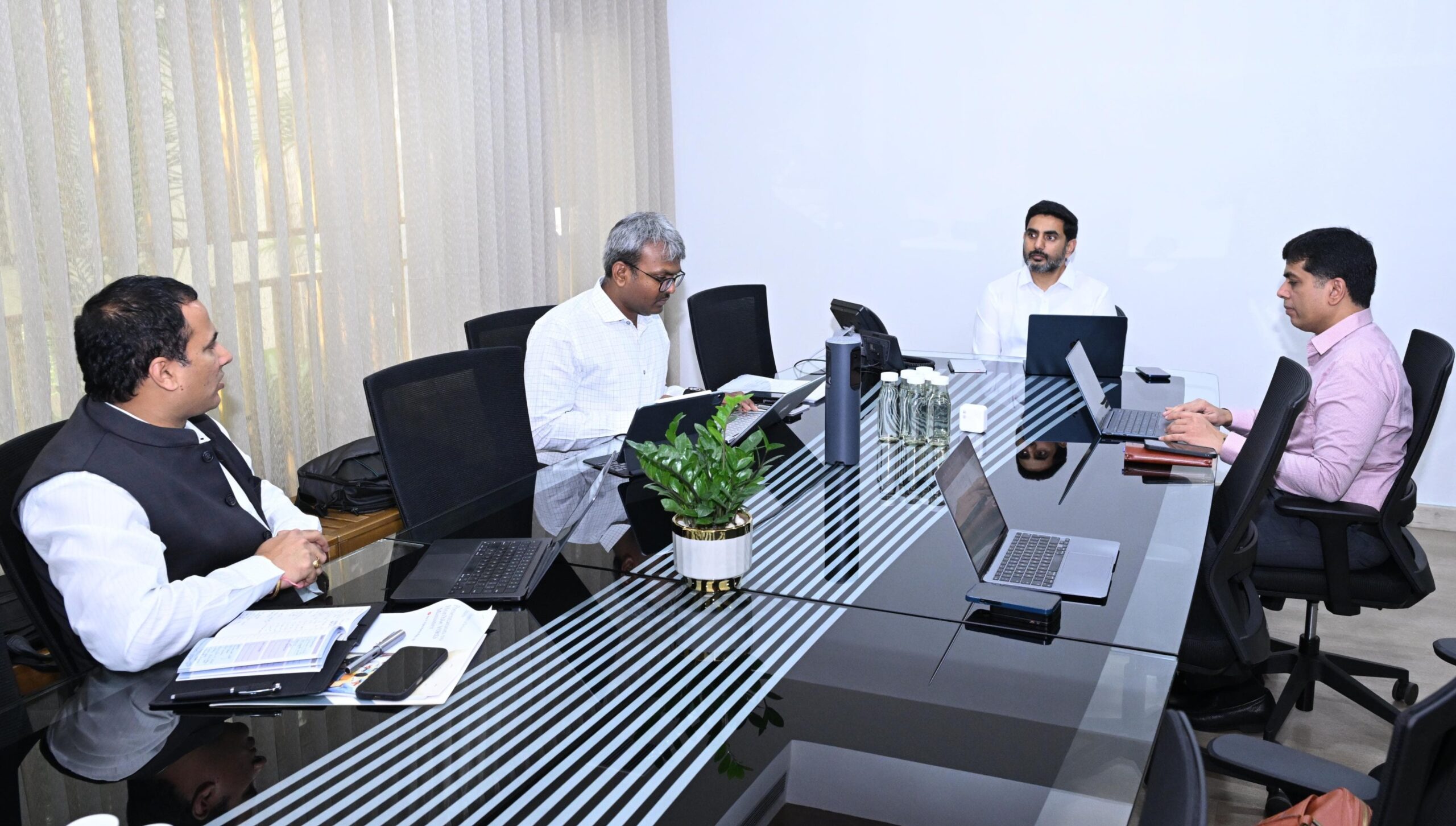 ప్రతి ఏటా డీఎస్సీ నిర్వహిస్తాం : మంత్రి నారాలోకేష్ ప్రతి ఏటా డీఎస్సీ నిర్వహిస్తాం : మంత్రి నారాలోకేష్