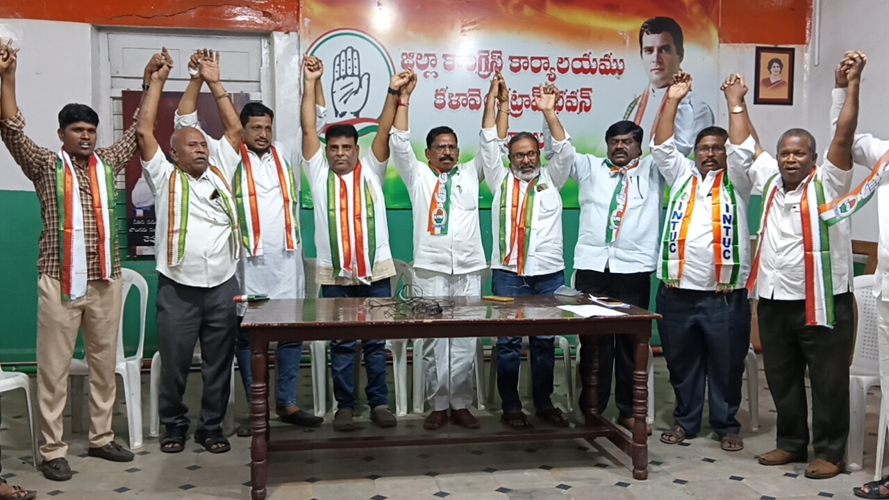 కలసికట్టుగా పనిచేస్తాం పార్టీలో ఎలాంటి బేధాభిప్రాయం లేదు : బాబురావు కలసికట్టుగా పనిచేస్తాం పార్టీలో ఎలాంటి బేధాభిప్రాయం లేదు : బాబురావు