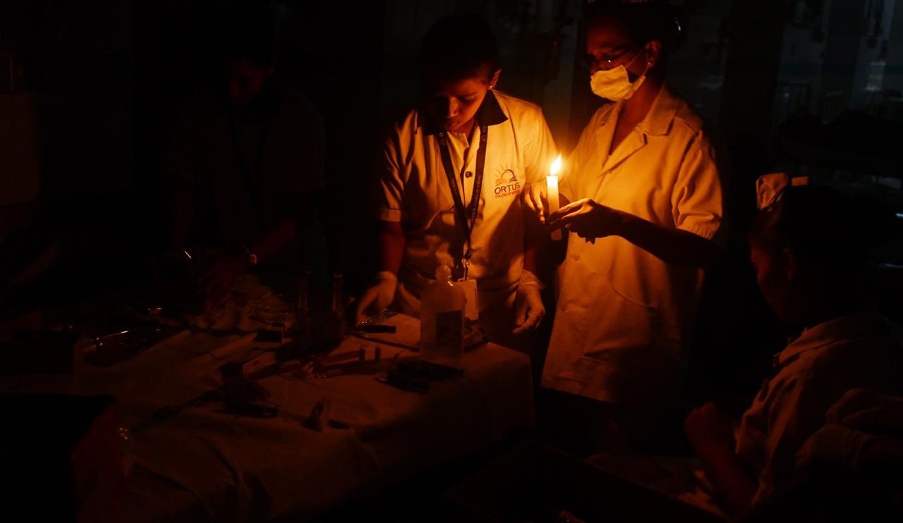 విశాఖ కేజీహెచ్‌ లో కరెంటు కట్ ఆగ్రహించిన మాజీ ముఖ్యమంత్రి వైయస్ జగన్