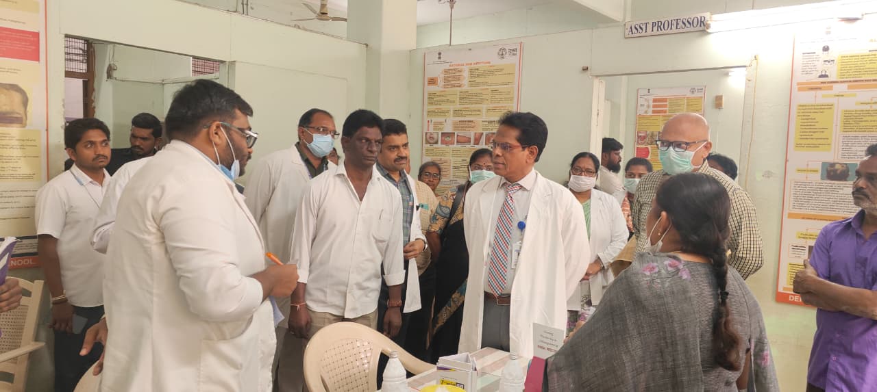 ఆసుపత్రిలో ఆకస్మిక తనిఖీలు నిర్వహించిన సూపరింటెండెంట్, డా.కె.వెంకటేశ్వర్లు