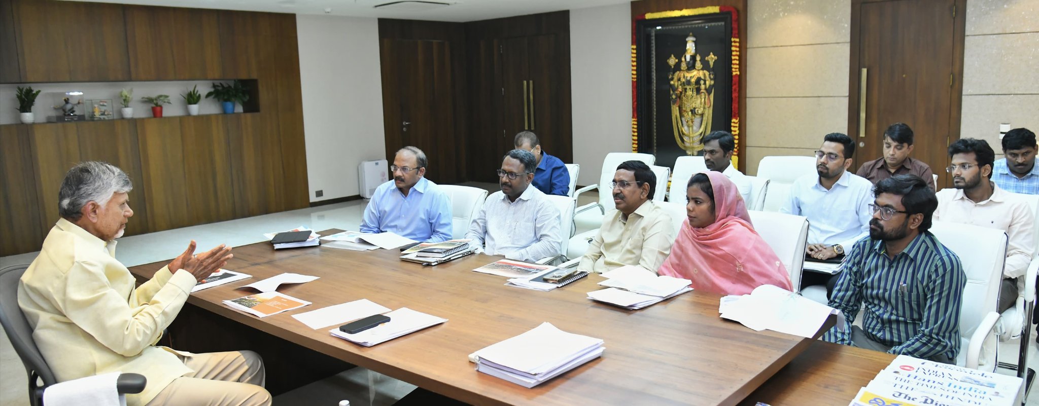 రాజధాని రైతుల సమస్యలకు ప్రాధాన్యత ఇవ్వాలి : సిఎం చంద్రబాబు