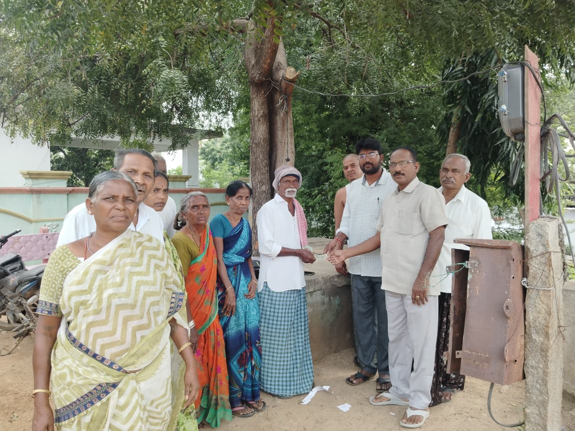 చేదోడుగా చంద్రన్న ప్రభుత్వం: టీడీపీ నేత డాక్టర్ చంద్ర