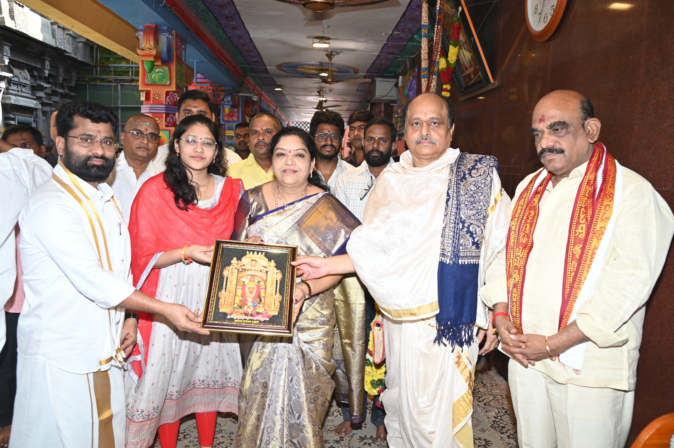 అమ్మవారిని దర్శించుకున్న మంత్రి గుమ్మడి సంధ్యారాణి