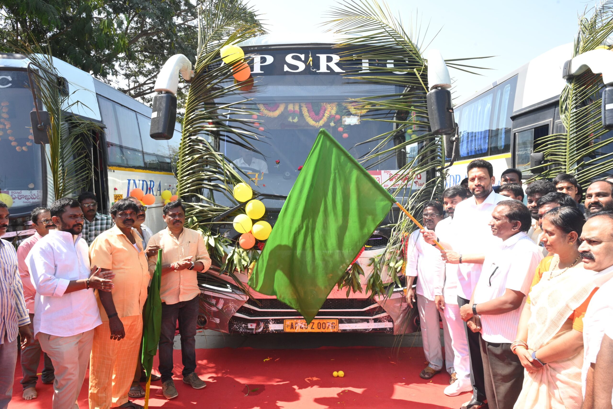 ఏసీ బస్సు సర్వీసులు ప్రారంభించిన మంత్రి టీజీ భరత్ ఏసీ బస్సు సర్వీసులు ప్రారంభించిన మంత్రి టీజీ భరత్