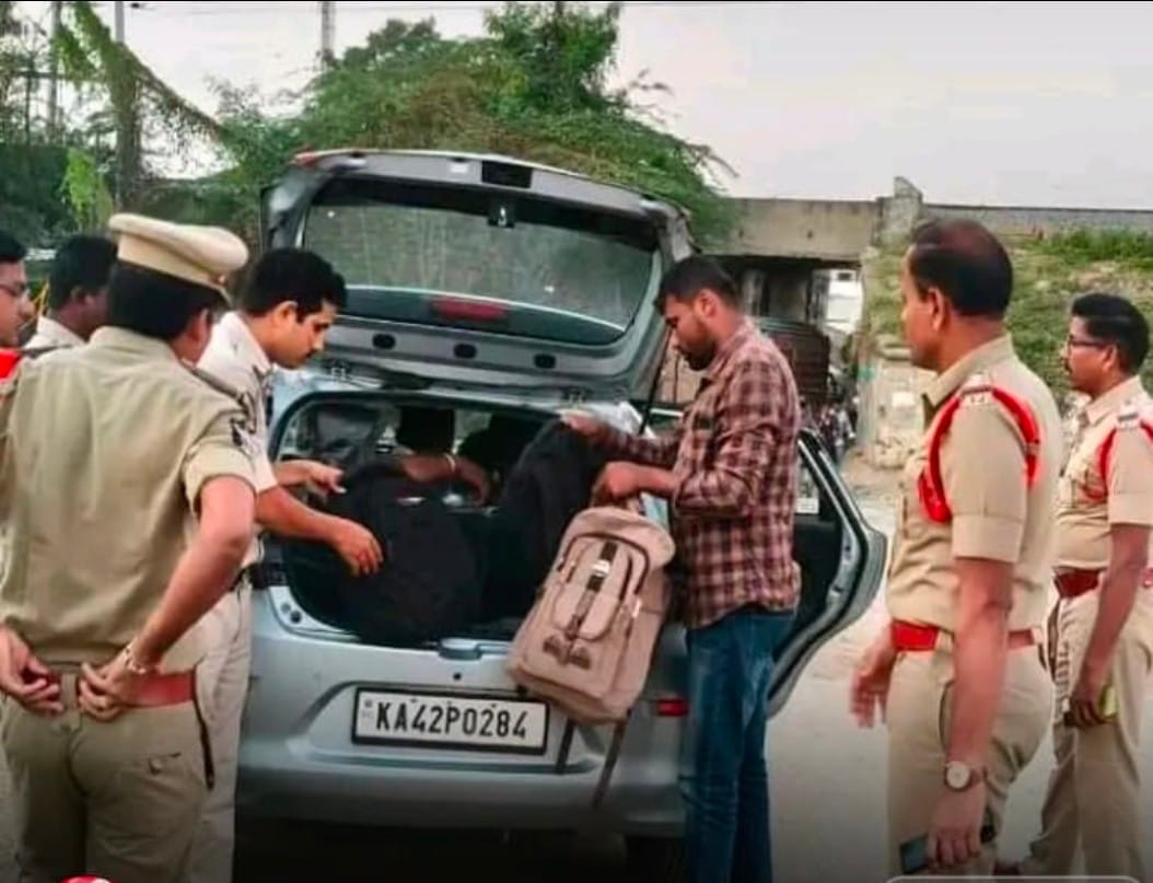 వాహనదారులు రికార్డులు తప్పనిసరి : సీఐ పులిశేఖర్