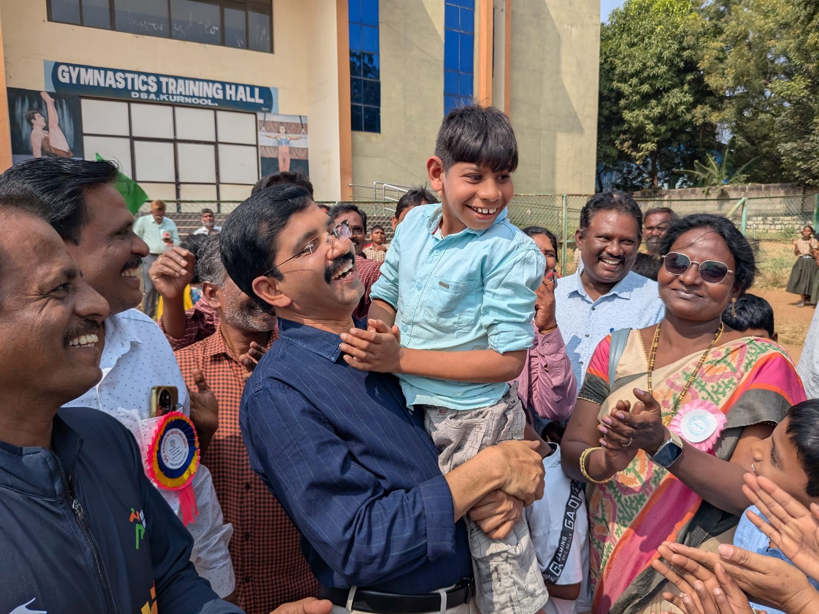 విభిన్న ప్రతిభావంతులకు ఆటల పోటీలు